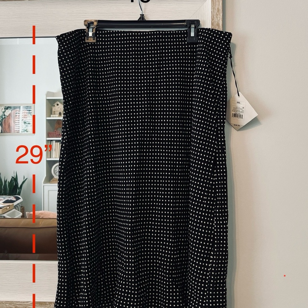 XXL 🖤 Black & Off-White Dot Skirt